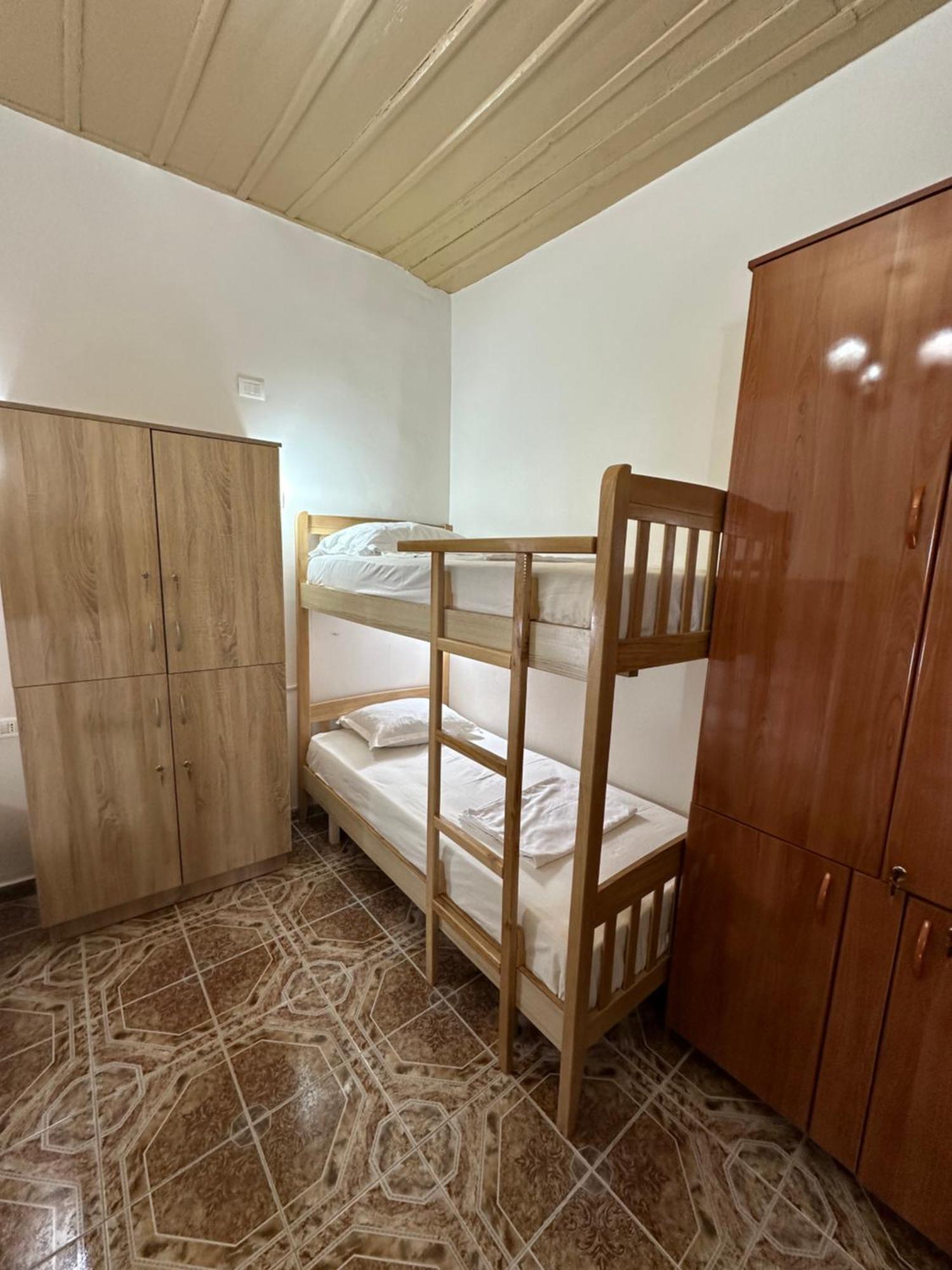 Tirana Lemon Breeze Hostel エクステリア 写真