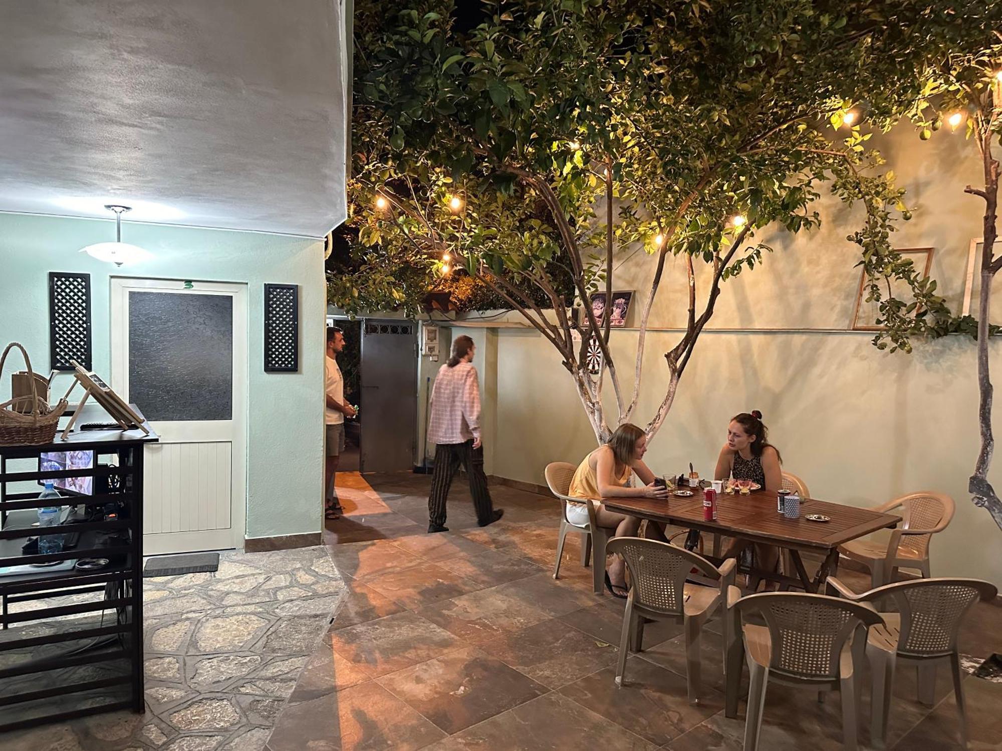 Tirana Lemon Breeze Hostel エクステリア 写真