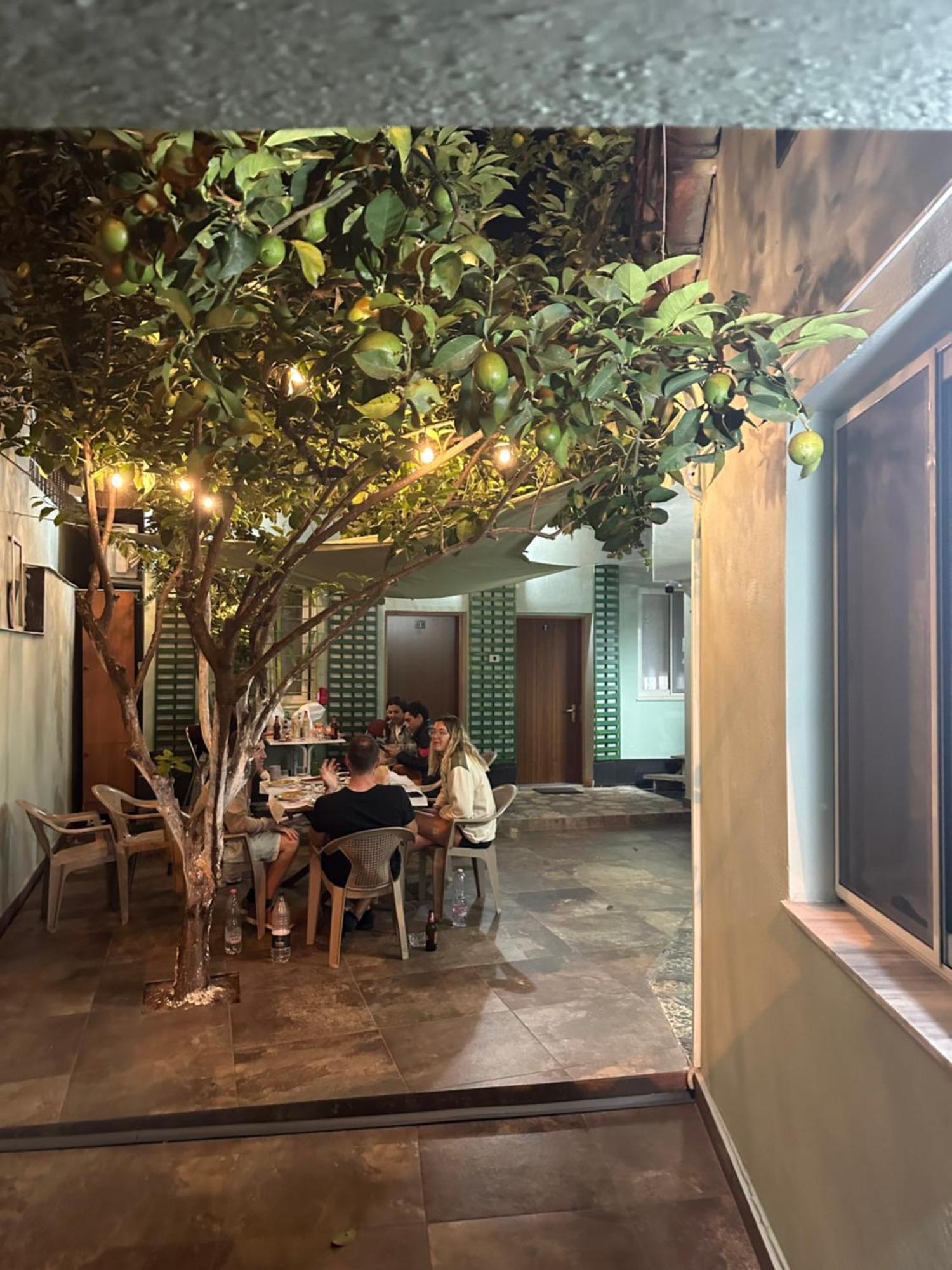 Tirana Lemon Breeze Hostel エクステリア 写真
